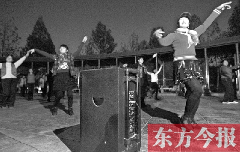 做到既讓跳舞的人有地方，又不影響他人休息，這才是化解矛盾的根本出路