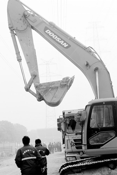昨天，鄭州地鐵5號線配套工程在鄭州市西站路開工
