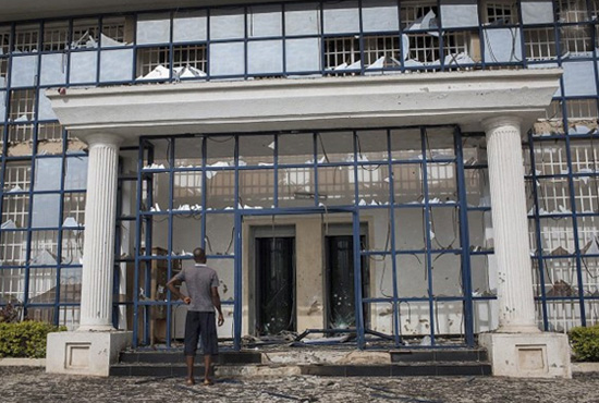 尼日利亞伊斯蘭極端武裝組織“博科圣地”約貝州古杰巴(Gujba)市的農(nóng)業(yè)學(xué)院，射殺數(shù)十名學(xué)生。