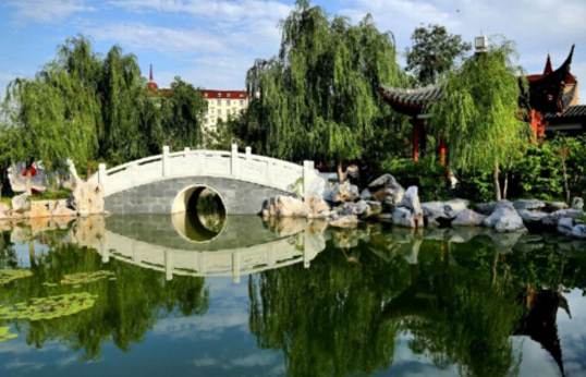 西亞斯國際學(xué)院校內(nèi)中國園