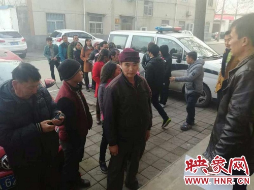 滎陽(yáng)78名貴州籍農(nóng)民工兄弟拿到工資回家啦！