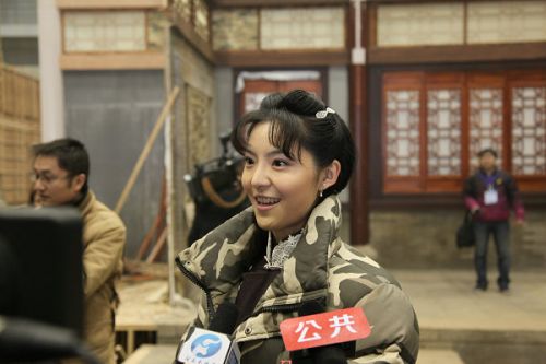 《大河兒女》演員接受媒體專訪。