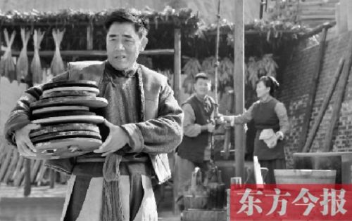 陳寶國在《大河兒女》中飾演男一號、燒制鈞瓷的手藝人賀焰生