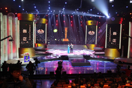 1月18日晚，2012年河南十大三農(nóng)新聞人物在河南電視臺演播廳揭曉。