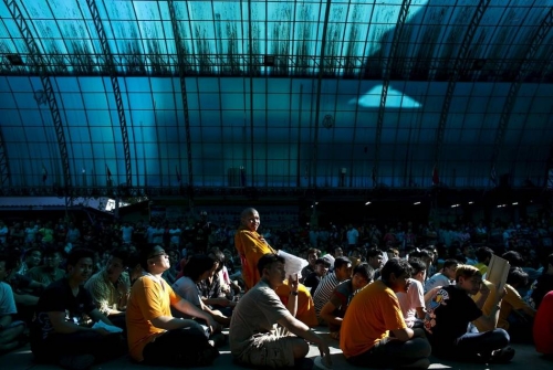 泰國：變性人現(xiàn)身征兵現(xiàn)場(chǎng)一幕