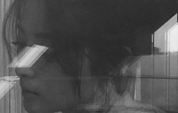 蔣勤勤吊帶美照。