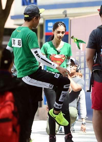 “跑男”真的很拼！baby朋友圈曬后背紅腫照