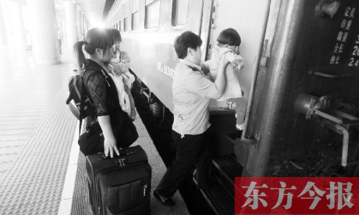 鄭州到溫州的2191/4次列車(chē)，是鄭州鐵路局最后一對(duì)綠皮車(chē)。