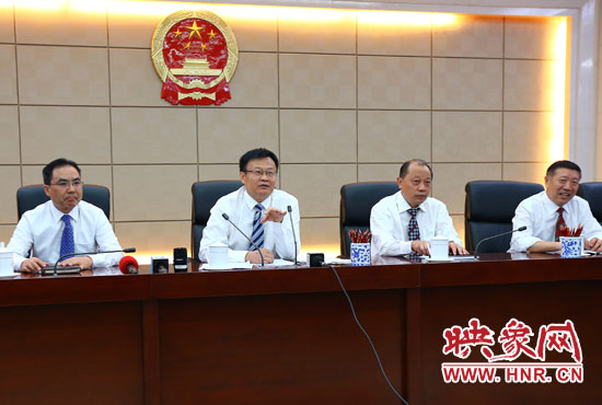 專題詢問會結(jié)束后，省人大組織召開記者提問會。