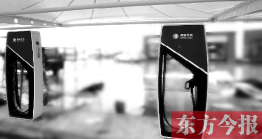 京港澳高速原陽服務(wù)區(qū)，已經(jīng)進入調(diào)試階段的專為小型乘用電動汽車充電的快速充電樁站