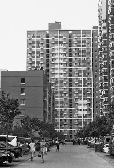 新就業(yè)大中專畢業(yè)生，外來務(wù)工人員住滿5年可申請購買公租房。