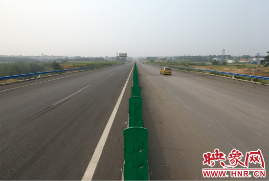 10條都市區(qū)快速路的開通，使市民出行更方便