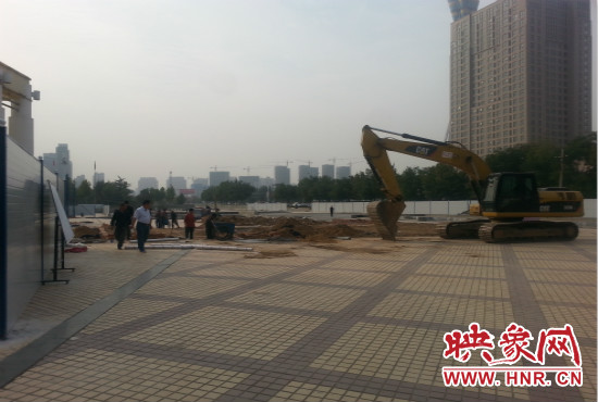 隴海路朝鳳路等三個(gè)站點(diǎn)已經(jīng)實(shí)施圍擋。