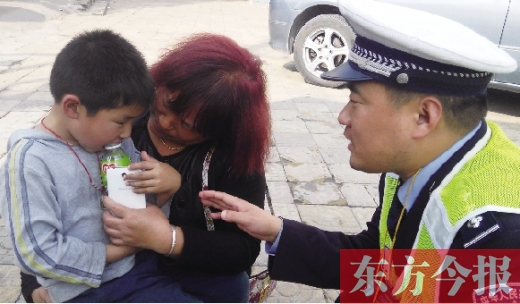 昨日，5歲的男孩獲救后，向民警講述被拐經(jīng)過。