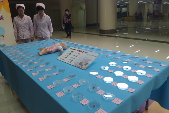 鄭州市兒童醫(yī)院舉行的首屆兒童氣道、食道異物展