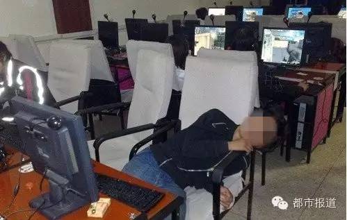 悲??！15歲男孩上網(wǎng)5小時(shí)后猝死，事發(fā)鄭州 | 這些原因可能導(dǎo)致上網(wǎng)猝死，戳...