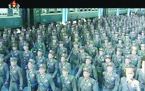 約2萬(wàn)名朝鮮朝鮮人民軍基層軍官近日陸續(xù)抵達(dá)平壤，準(zhǔn)備出席軍方大會(huì)。