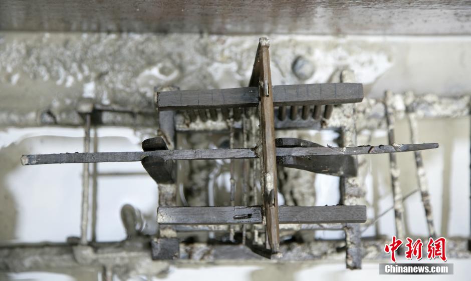 圖為蜀錦織機仿真蜀錦織機，為我國唯一有出土單位、完整保存的織機模型。