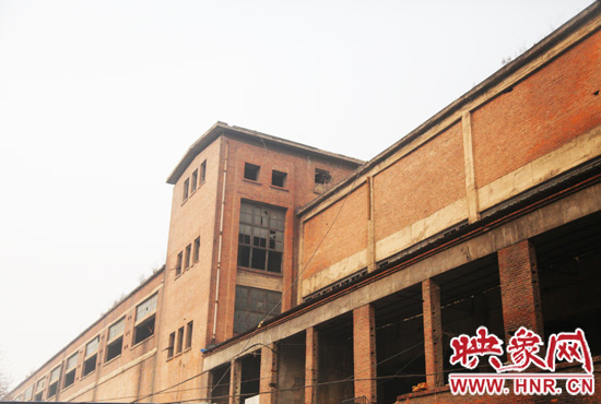 廢舊的廠房，充滿滄桑感