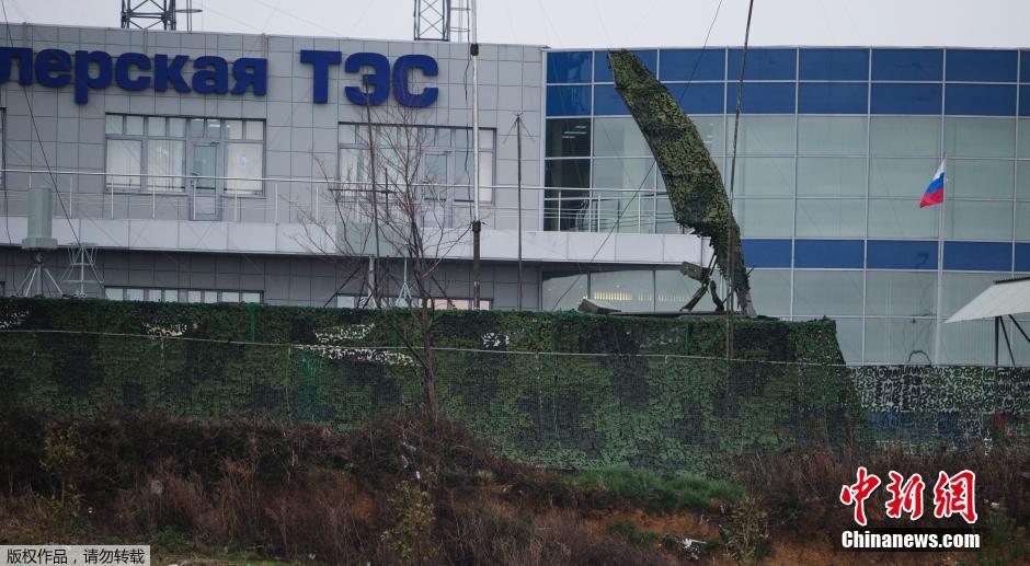 當(dāng)?shù)貢r間1月29日，俄羅斯索契，2014年索契冬奧會，俄羅斯軍方在奧林匹克公園周邊部署放空導(dǎo)彈系統(tǒng)。