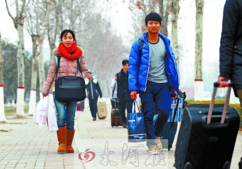 走進(jìn)熟悉的校園，看到熟悉的笑臉，就這樣懷揣著自信和目標(biāo)，迎接明天靠近下一站。