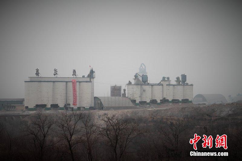 　2014年2月17日，石家莊市再次啟動(dòng)壓減水泥過(guò)剩產(chǎn)能、治理大氣污染水泥企業(yè)集中爆破拆除行動(dòng)。