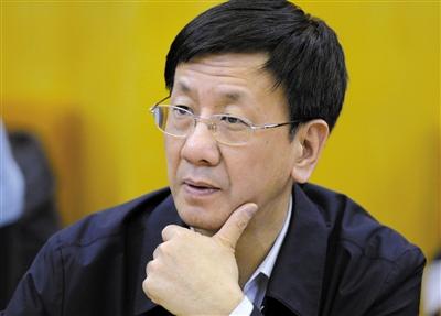 昨日，最高檢檢察長曹建明在遼寧團(tuán)參加“兩高”報(bào)告分組審議。記者 陳杰 攝