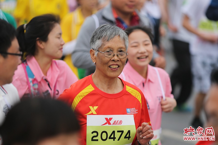 大媽的快樂(lè)馬拉松
