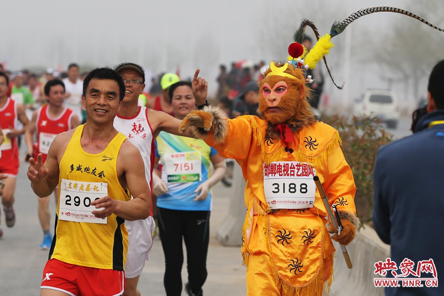 “大圣”不翻跟斗改長(zhǎng)跑了。