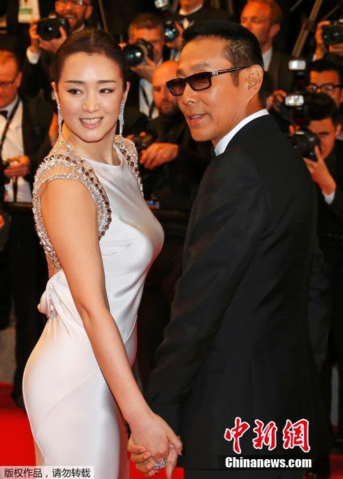 《歸來(lái)》戛納首映 兩代謀女郎紅毯PK