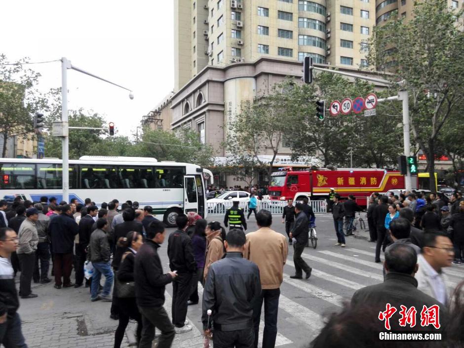 自治區(qū)和烏魯木齊市有關(guān)部門迅速處置，傷員已全部送往醫(yī)院救治。