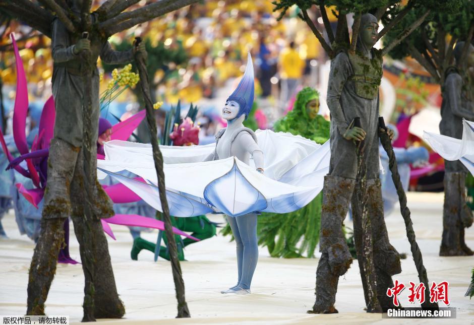 北京時(shí)間6月13日凌晨2時(shí)，巴西世界杯正式拉開(kāi)帷幕。