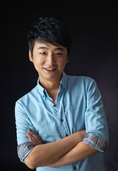 河南人民廣播電臺、搜狐體育首席特邀足球評論員