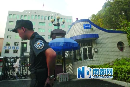 　中標(biāo)的美發(fā)公司注冊地點就在羅湖公安分局巡警大隊里面。