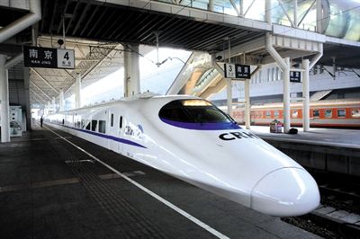 　白皮車 動車，高鐵基本全白色