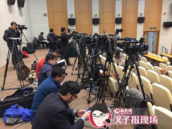 圖說：大量媒體聚焦在發(fā)布會(huì)現(xiàn)場(chǎng)。新民晚報(bào)新民網(wǎng)