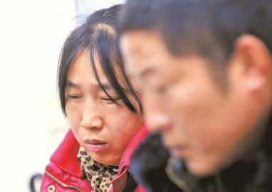 找不到女兒，小王的父母?jìng)碾y過(guò)。