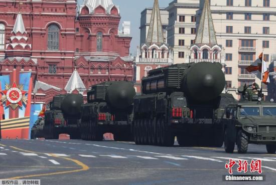 資料圖：2014年5月9日，俄羅斯舉行紀(jì)念衛(wèi)國戰(zhàn)爭勝利69周年的閱兵式，俄羅斯總統(tǒng)普京出席。