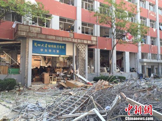 7月20日上午7點32分，蘭州大學(xué)醫(yī)學(xué)南校區(qū)學(xué)生公寓外一施工現(xiàn)場發(fā)生閃爆