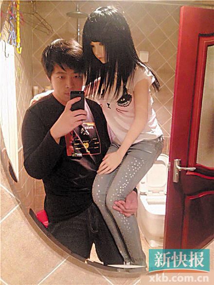 宋渤平常就是這樣抱著重20公斤的小蝶出門。 微博圖