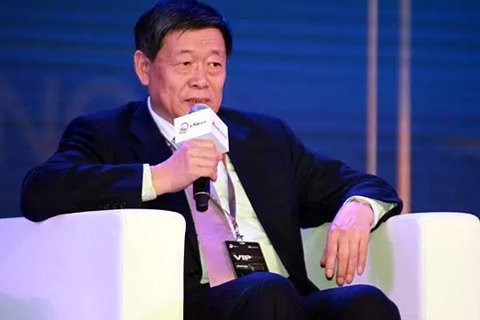 在2015(第八屆)金麒麟論壇上，山東魏橋創(chuàng)業(yè)集團董事長張士平表示，要想企業(yè)搞得好，必須讓員工過得好，我們企業(yè)負責(zé)為員工蓋房子，保證每個員工有一套房子，從90平方到160平方不等，這就解決了把農(nóng)村勞動力轉(zhuǎn)移到城市的問題，也解決了我們的職工家屬的問題，叫職工真正以企業(yè)為家。