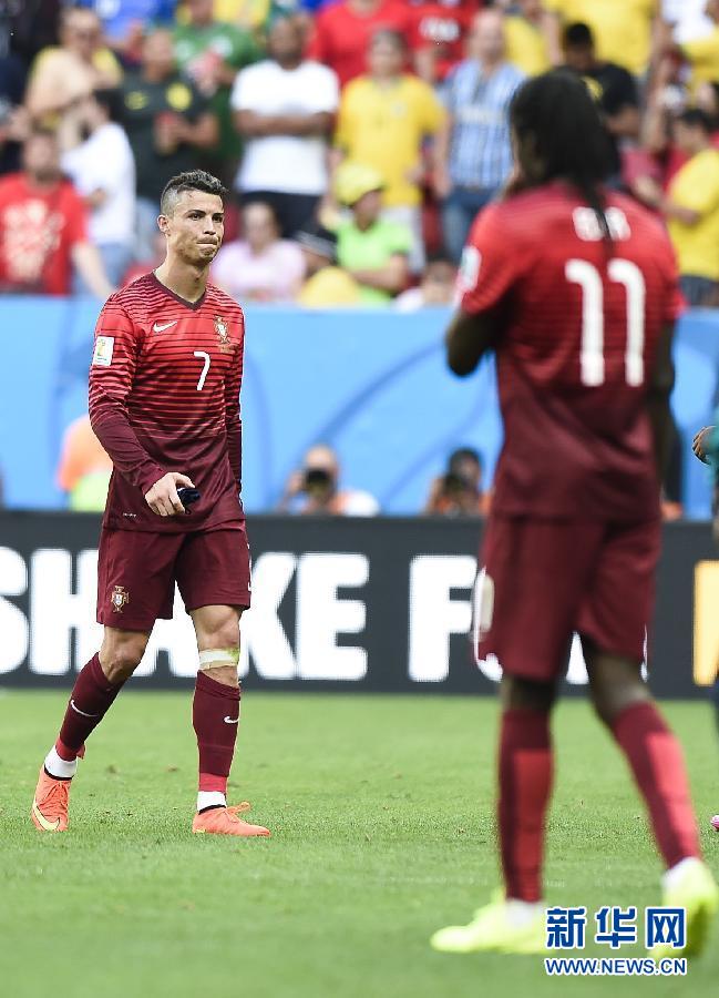 6月26日，葡萄牙隊(duì)球員克·羅納爾多（左）在比賽中。