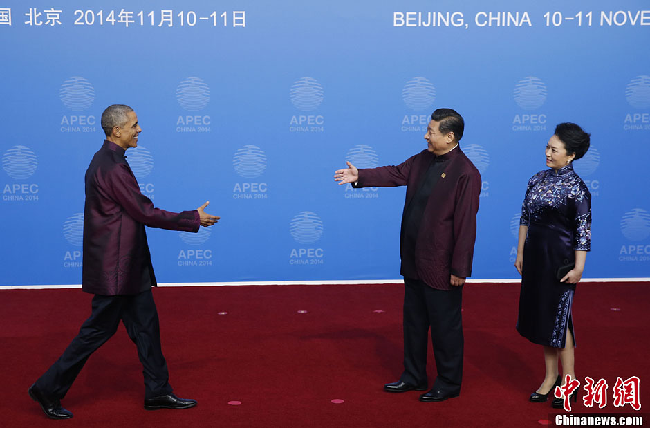 圖為習(xí)近平夫婦歡迎美國總統(tǒng)奧巴馬。中新社發(fā) 杜洋 攝