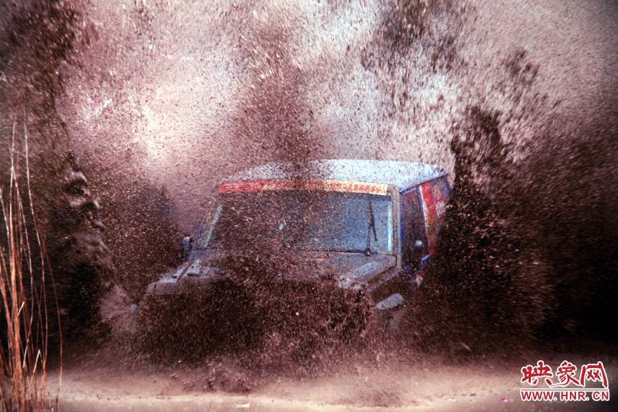 賽車的世界、更是男人的世界。圖為部分參展攝影作品。