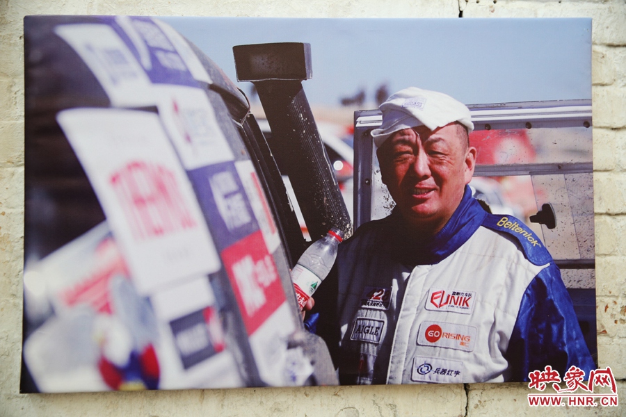 賽車的世界、更是男人的世界。圖為部分參展攝影作品。