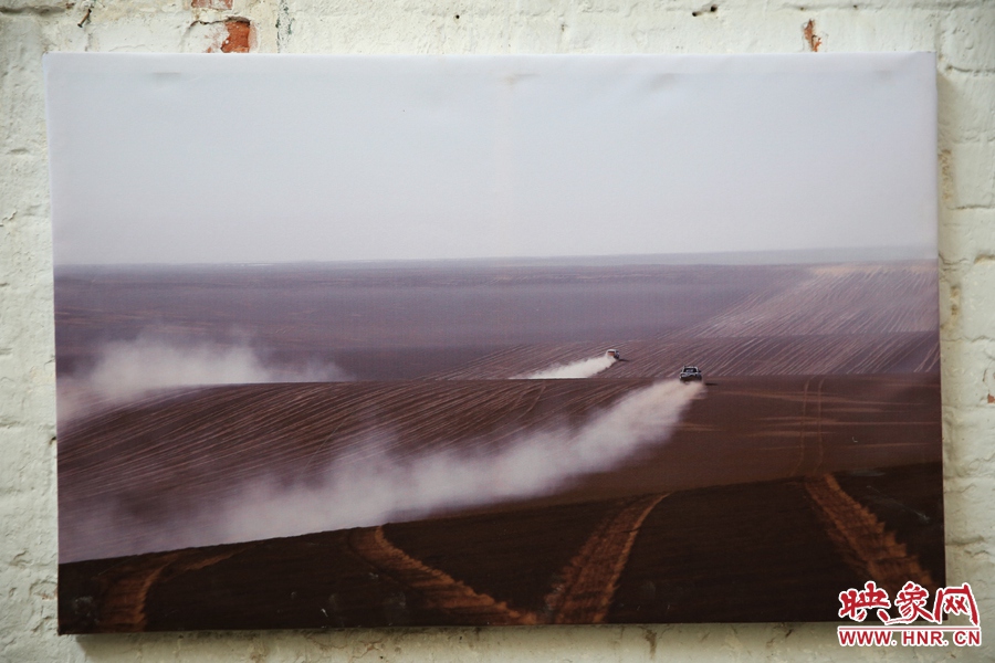 賽車的世界、更是男人的世界。圖為部分參展攝影作品。