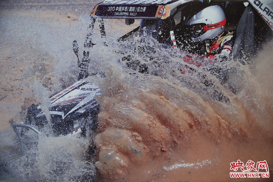 賽車的世界、更是男人的世界。圖為部分參展攝影作品。