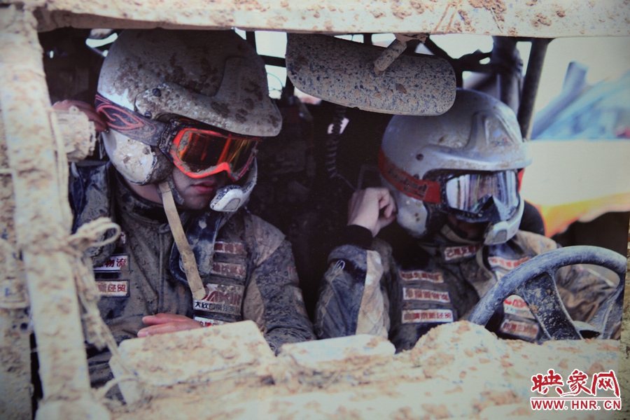 賽車的世界、更是男人的世界。圖為部分參展攝影作品。