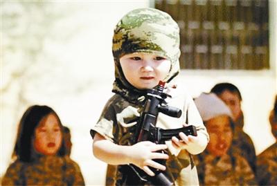 伊斯蘭國發(fā)布宣傳視頻 訓練娃娃兵震驚全球