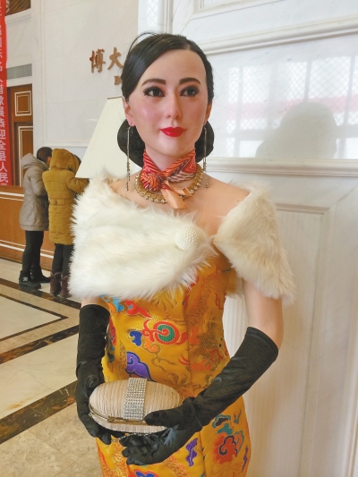 若不是這身似是而非的衣服，你能認(rèn)出這是范冰冰嗎？